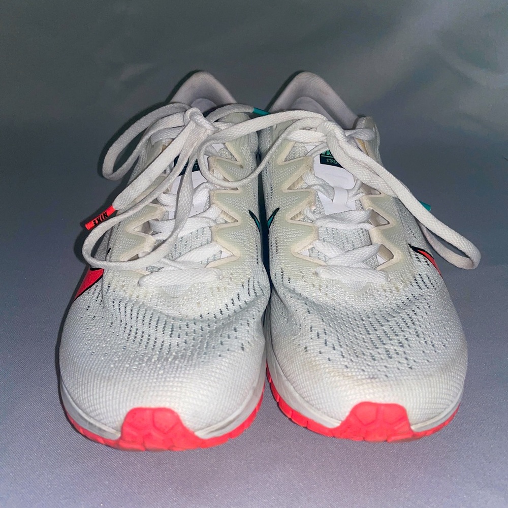 Ultra Light NIKE Zoom running shoes - Picture 2 of 8